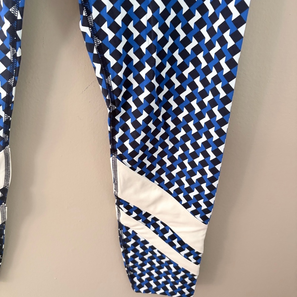 Lou & Grey Mod Geo High Rise Performance Leggings - Picture 2 of 8